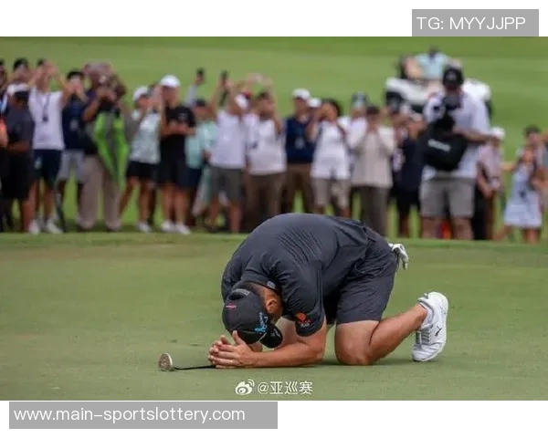 【赛场快讯】菲律宾队阿布埃瓦头顶李根，怒火引爆赛场，惊险瞬间引发热议